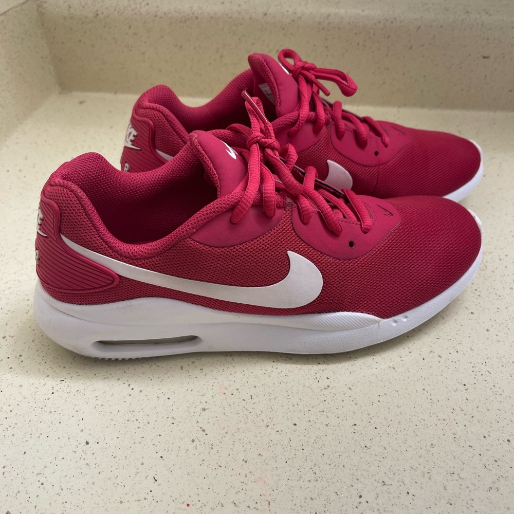 Size 8 - Nike Air Max Oketo Wild Cherry Walking Running Sneaker